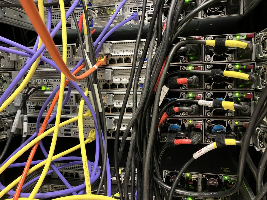 Bekabeling en redundante voeding